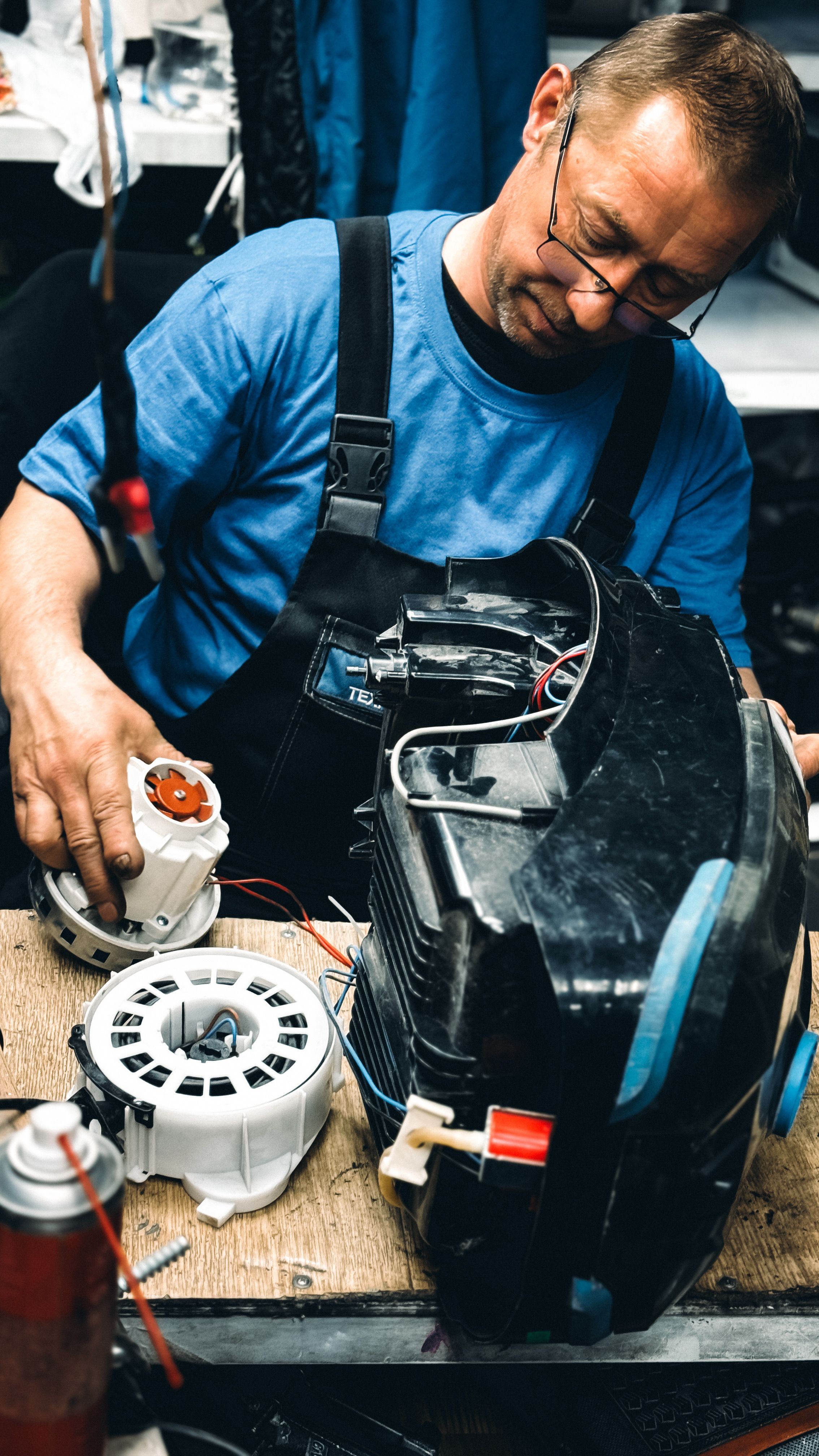 Refrigerator repair service