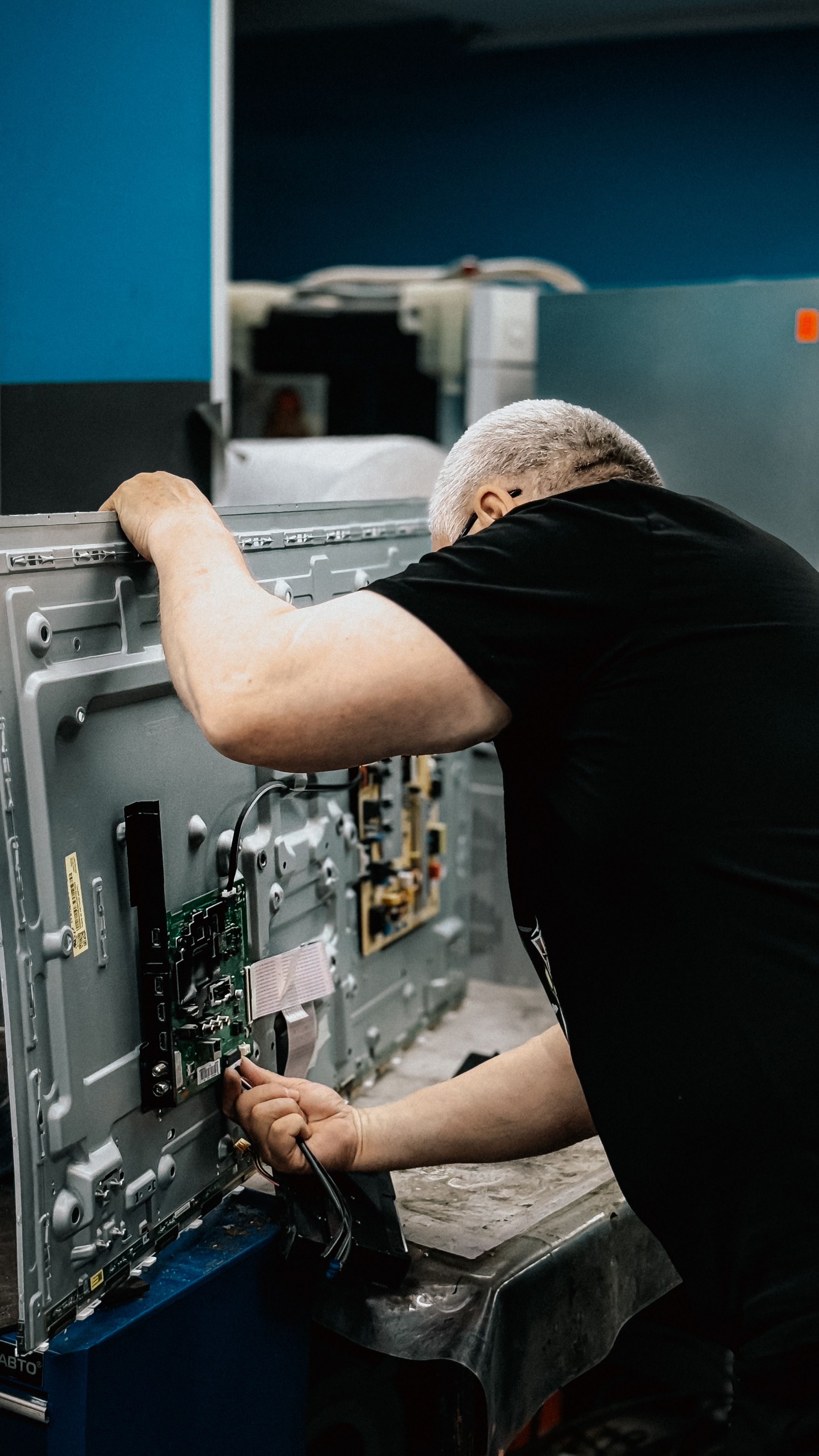 Professional appliance technician